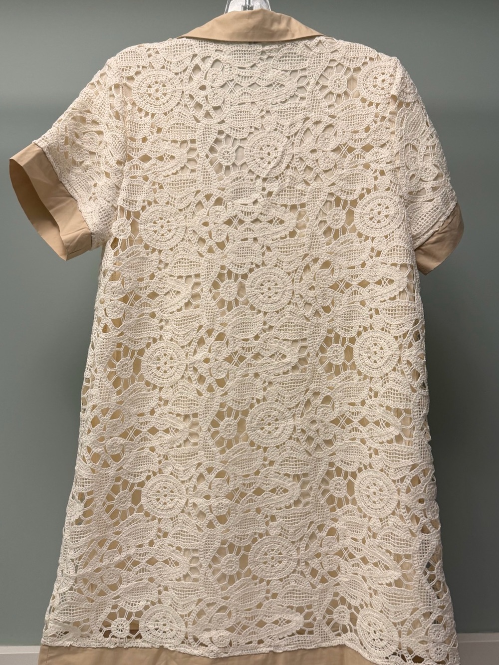 Boutique Cream Shift Dress with Tan Trim NWT - Picture 2 of 6